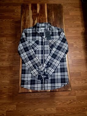 Distorted People Men's Black & White Zip-up Flannel